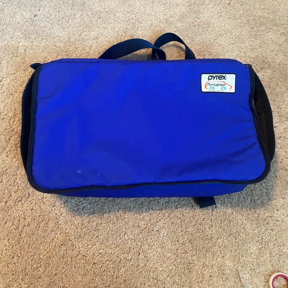 Vtg Pyrex Blue on the Go Carry Bag Hot and cold